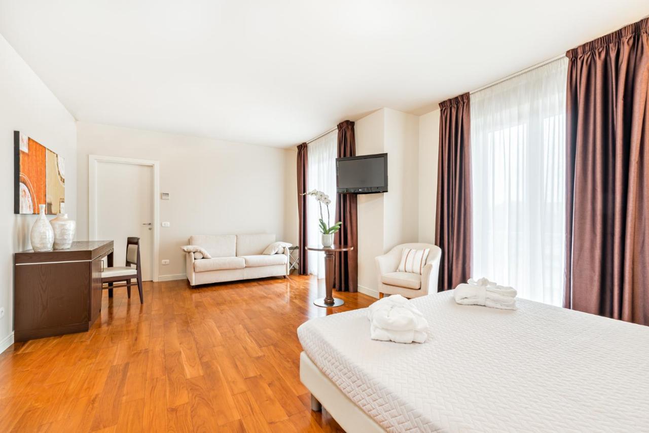 Hotel&Residence Exclusive Marina Di Carrara Exterior foto